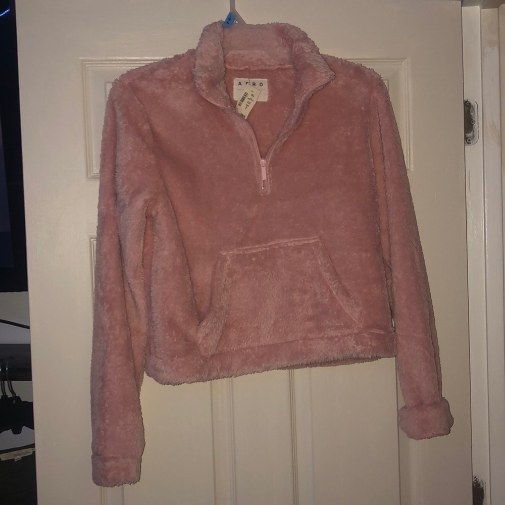 Cropped Fluffy Pullover